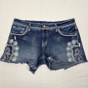 Maurices Embroidered Denim Shorts Womens 11/12